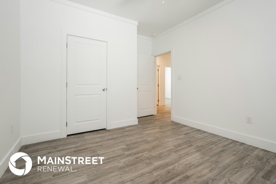 Building Photo - 3830 Holmes St