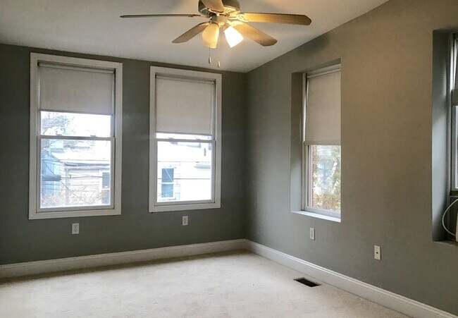 Building Photo - 25 N Montford Ave