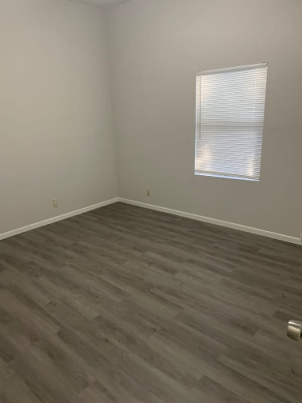 Building Photo - 165 Midway Dr