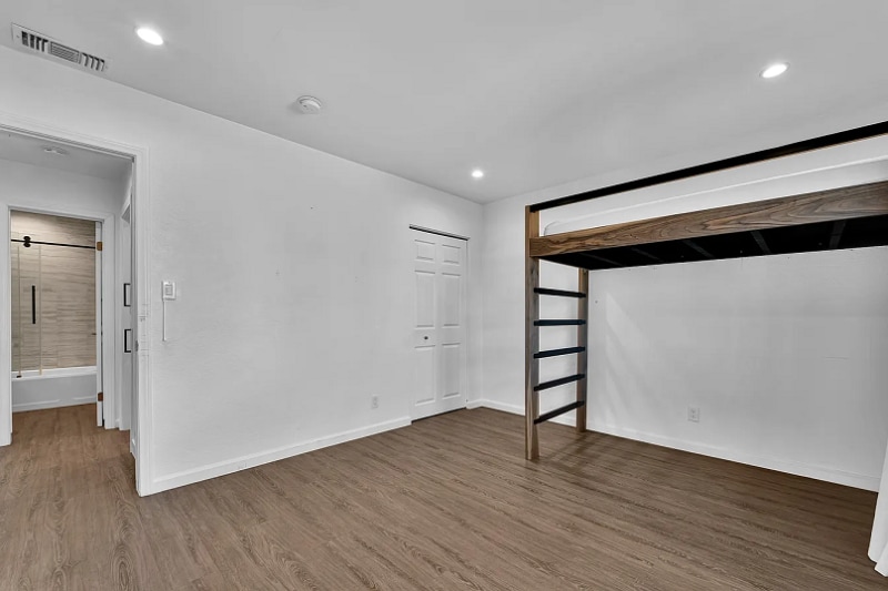 Building Photo - 5144 W 141st St