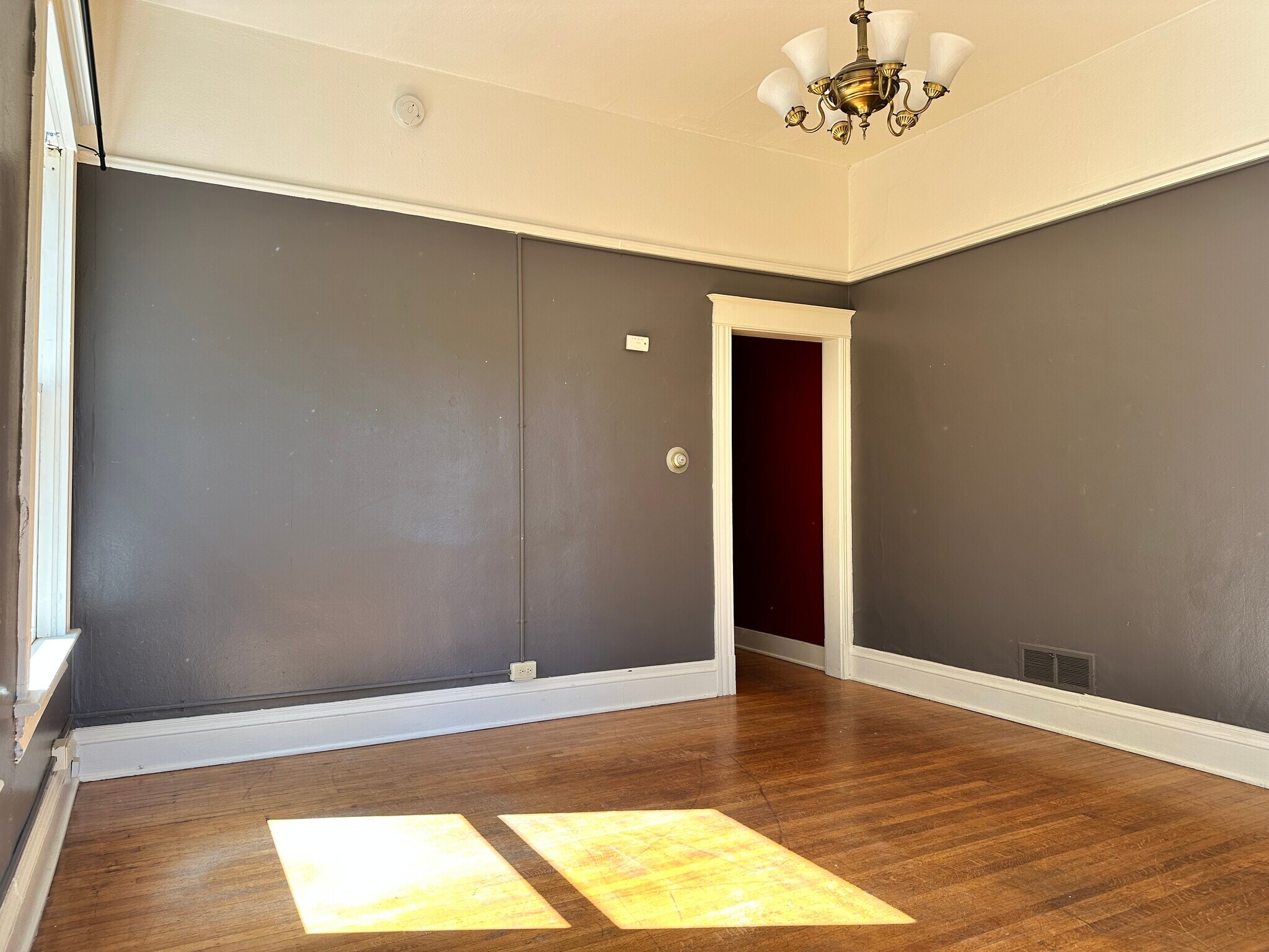 Building Photo - 1843 SW 16th Ave