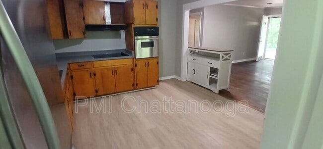 Building Photo - 3705 Crestview Pl