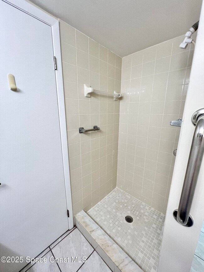 Building Photo - 1750 Commodore Blvd