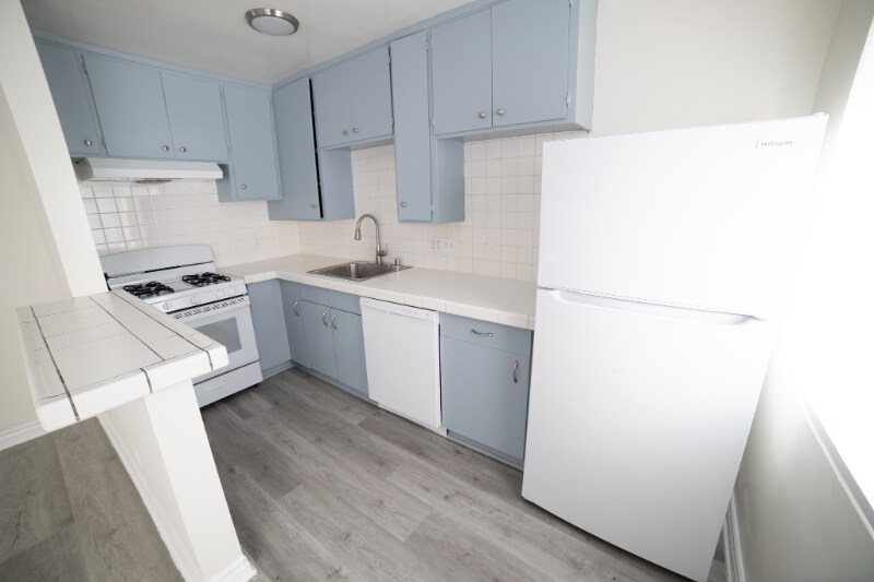 Building Photo - 1315 Ocean Park Blvd