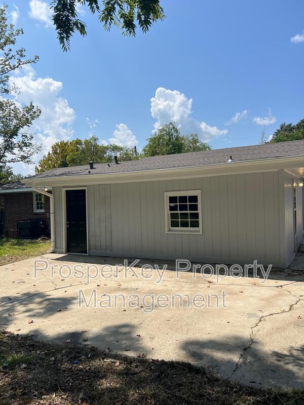 Building Photo - 5021 Greensboro Ct