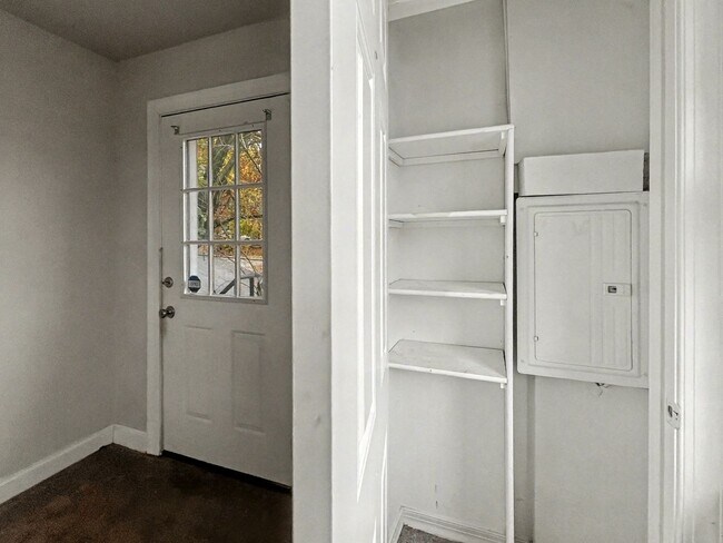 Building Photo - 201 N Aberdeen Ave