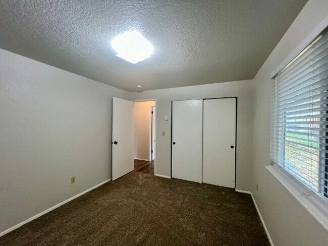 Building Photo - 8010 S Bicentennial Loop SE