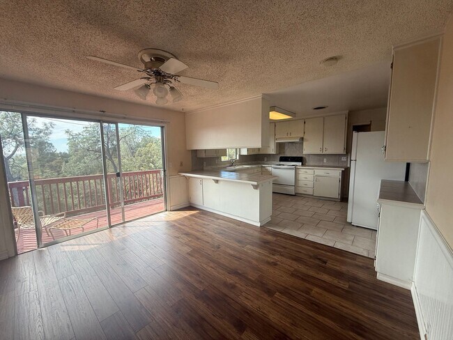 Building Photo - 357 Canyon Highlands Dr
