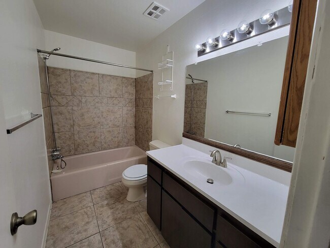 Building Photo - Beautiful 4 bed - 2 bath in Mesa!