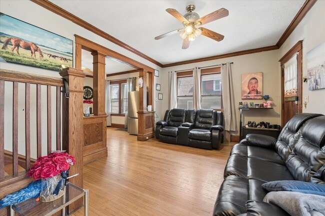 Building Photo - 362 Evans Ave