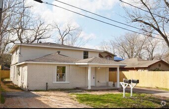 Building Photo - 3007 Grovey St