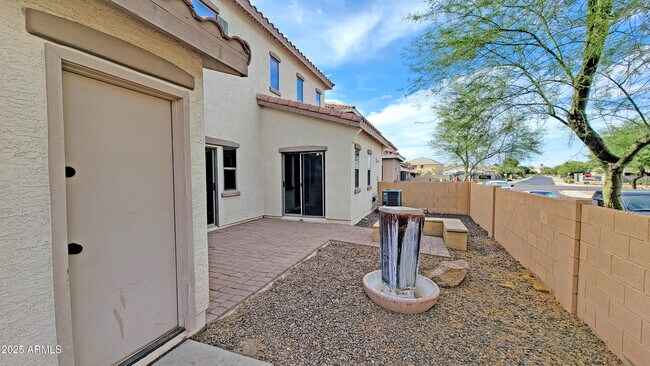 Building Photo - 2515 N 148th Dr