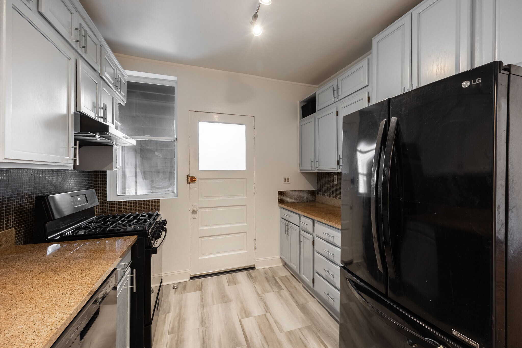 Building Photo - 1432 W Jonquil Ter