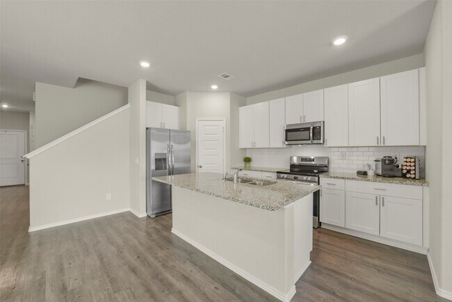 Building Photo - 21610 Desert Lilly Rd