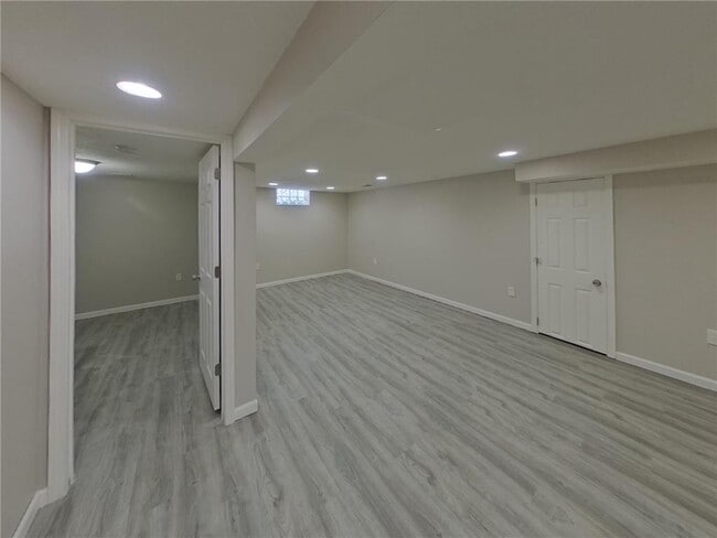 Building Photo - 2931 Woodbridge St