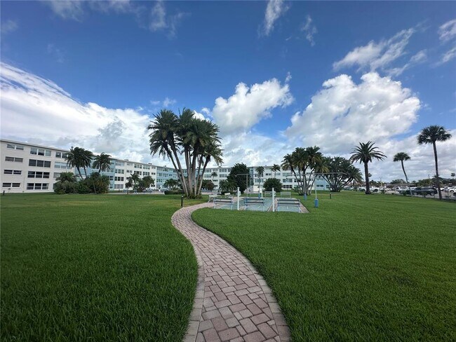 Building Photo - 6161 Gulf Winds Dr