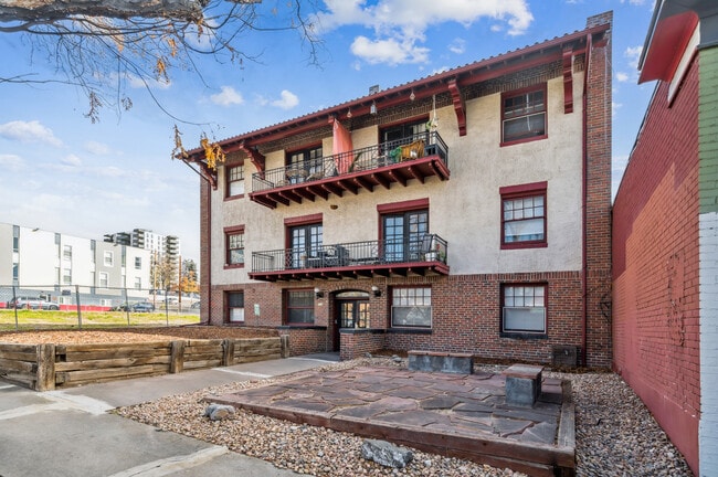 Building Photo - 718 N Grant St