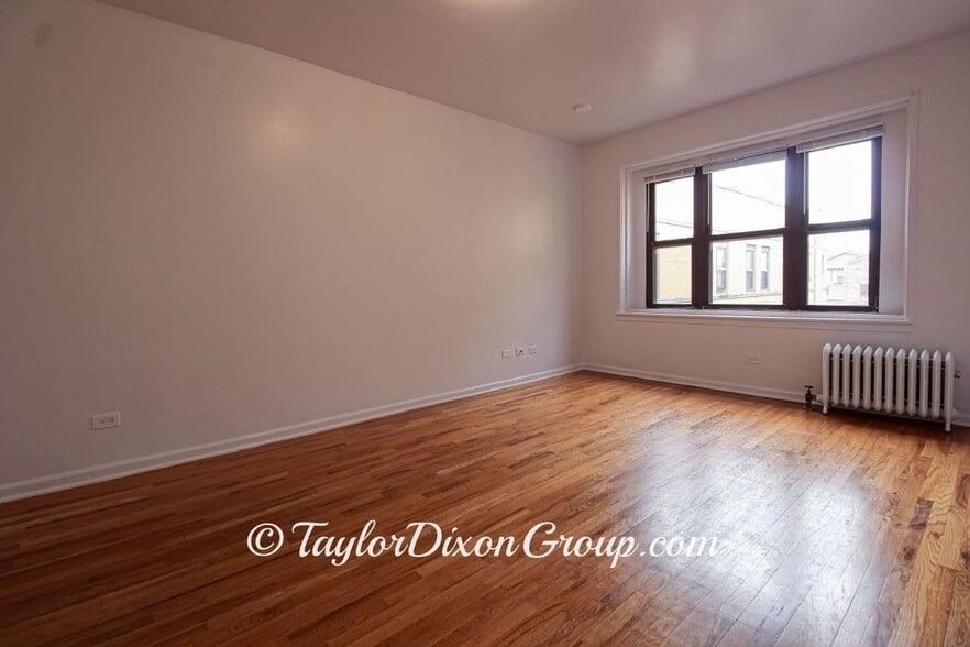 Building Photo - 4033 W Gladys Ave