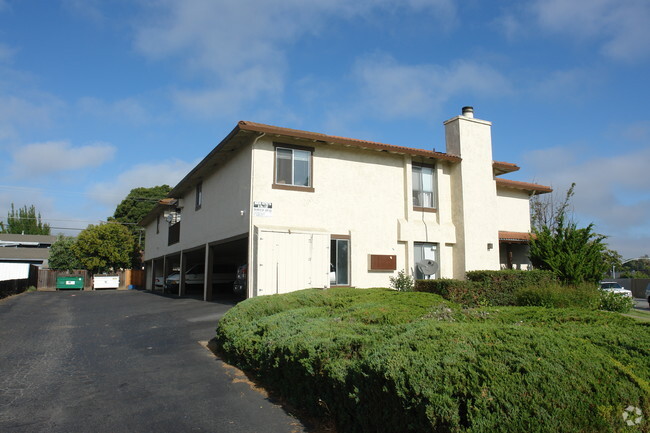 Building Photo - 1561 Moorpark Ave
