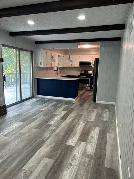 Living Room - 11203 NW 58th St