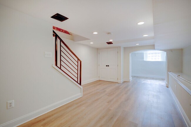 Building Photo - ? Spacious Living in the Heart of Philadelphia