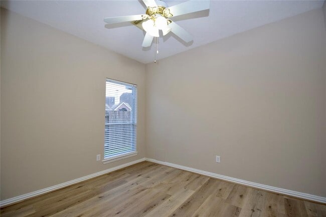 Building Photo - 3106 Rainbow Ct
