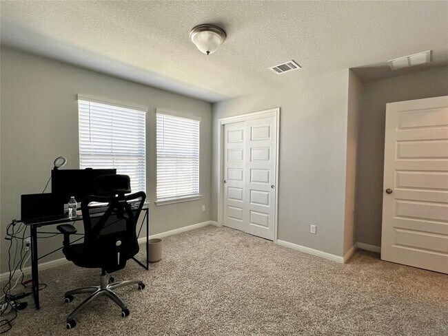 Building Photo - 2904 Sage Ranch Dr