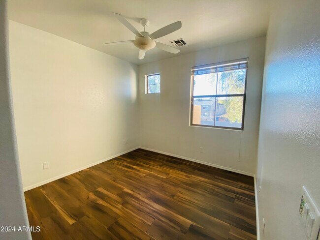 Building Photo - 1886 E Don Carlos