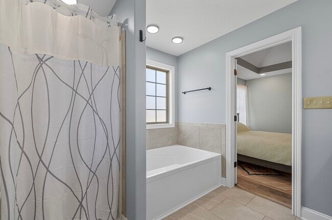 Building Photo - 206 Azalea Dr