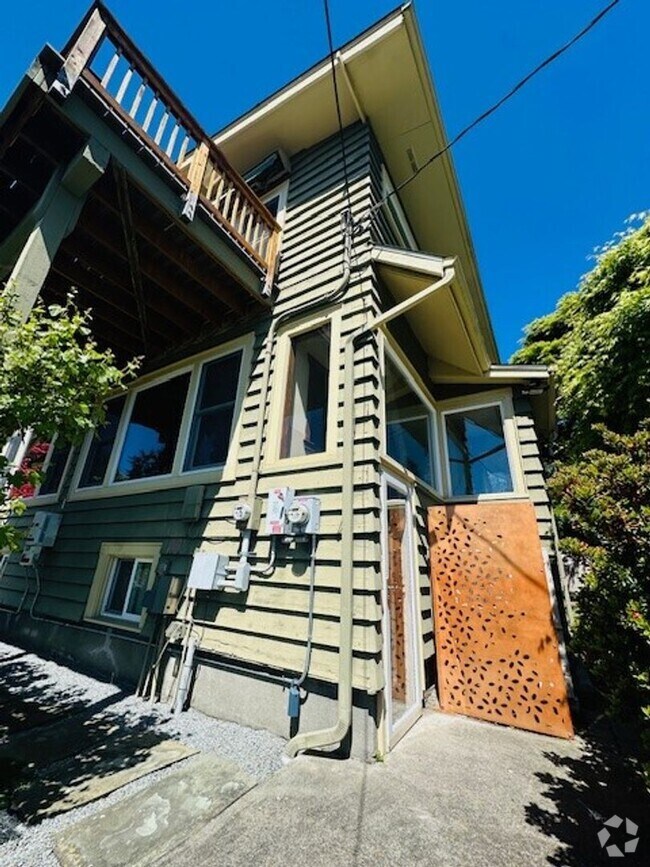 Building Photo - 2Bd/1Ba Seattle Home