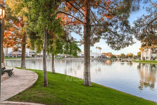 Building Photo - 1825 W Ray Rd