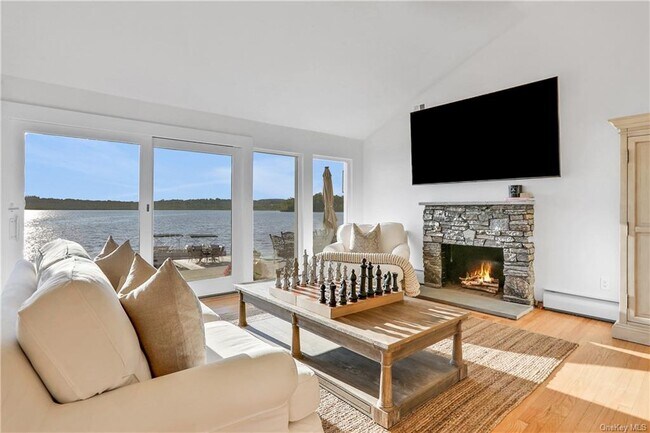 Building Photo - 381 Lakeside Rd