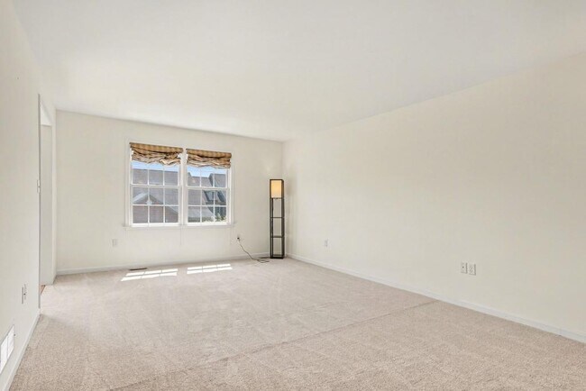 Building Photo - 5050 Mendenhall Dr.