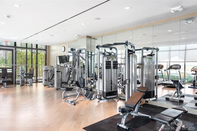 Building Photo - 350 Ocean Dr