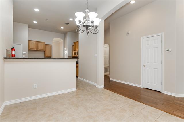 Building Photo - 653 White Rock Dr