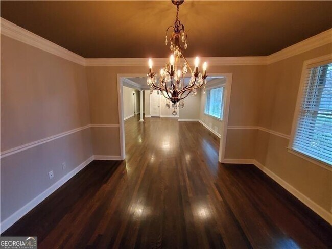 Building Photo - 4615 Mystic Dr NE