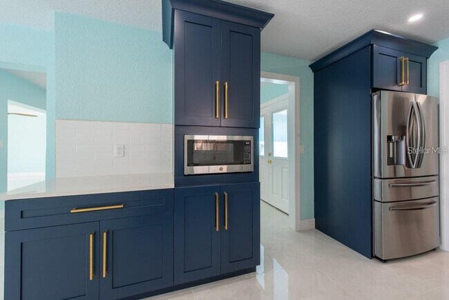Building Photo - 4643 Bay Crest Dr