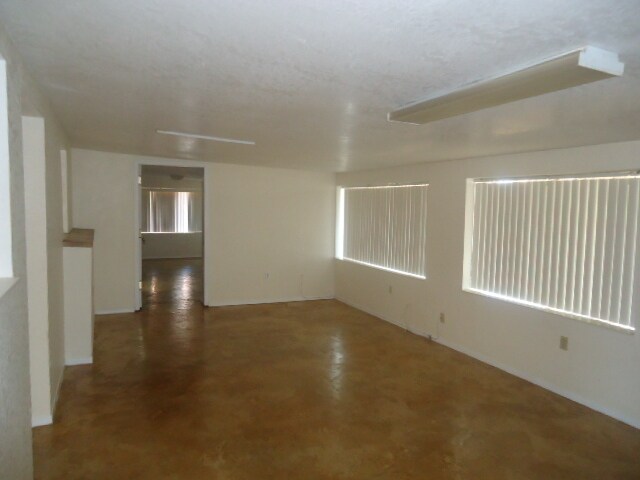 Building Photo - 1301 Cushman Dr