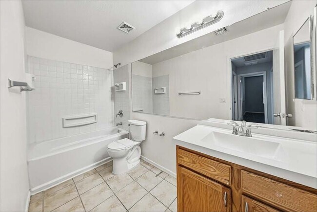Building Photo - 908 W Roeser Rd