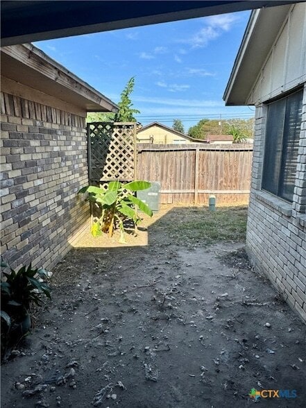 Building Photo - 118 Rattan Dr