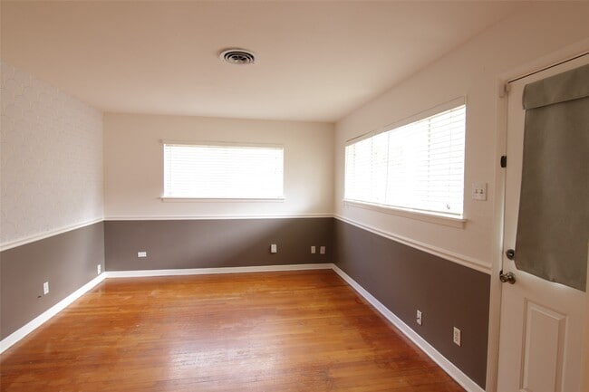 Building Photo - 7030 Sharpview Dr