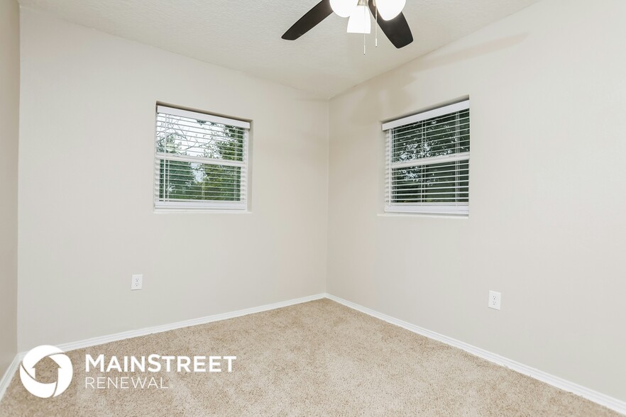 Building Photo - 1171 Lakeview Dr