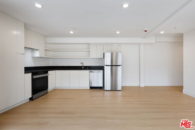 Building Photo - 8561 Belmont St