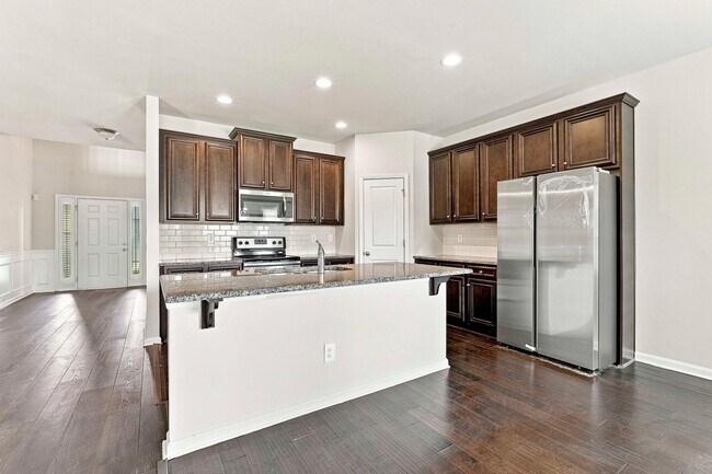 Building Photo - 636 Amrose Way