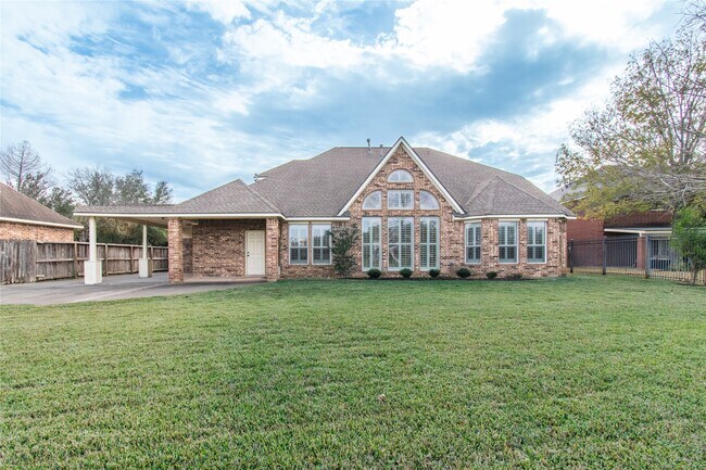 Building Photo - 2026 Arbor Cove