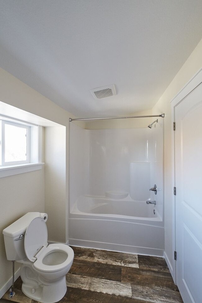 Building Photo - Lincoln