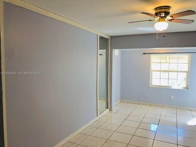 Building Photo - 23 SE 12th St