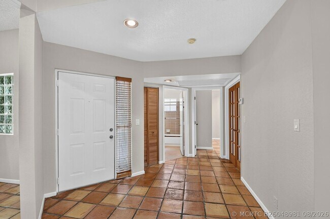Building Photo - 5451 Verona Dr