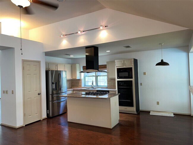 Building Photo - 3215 Bluebonnet Meadows Ln