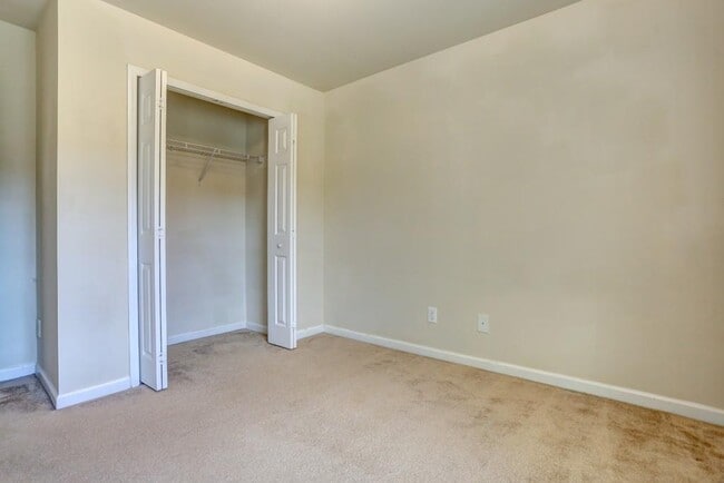 Building Photo - 5624 Moresby Ct